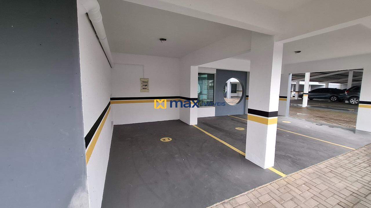 Apartamento para aluguel no Carvalho: Garagem