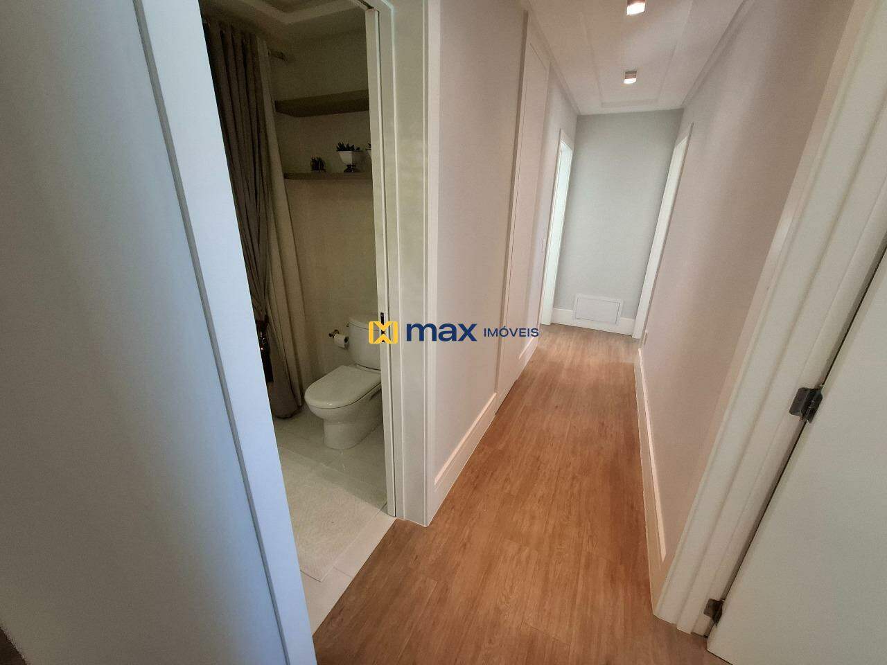 Apartamento para aluguel no Praia Brava: Corredor
