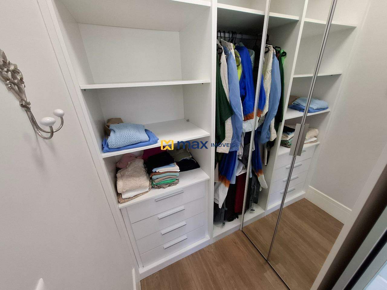 Apartamento para aluguel no Praia Brava: Closet Suíte Master