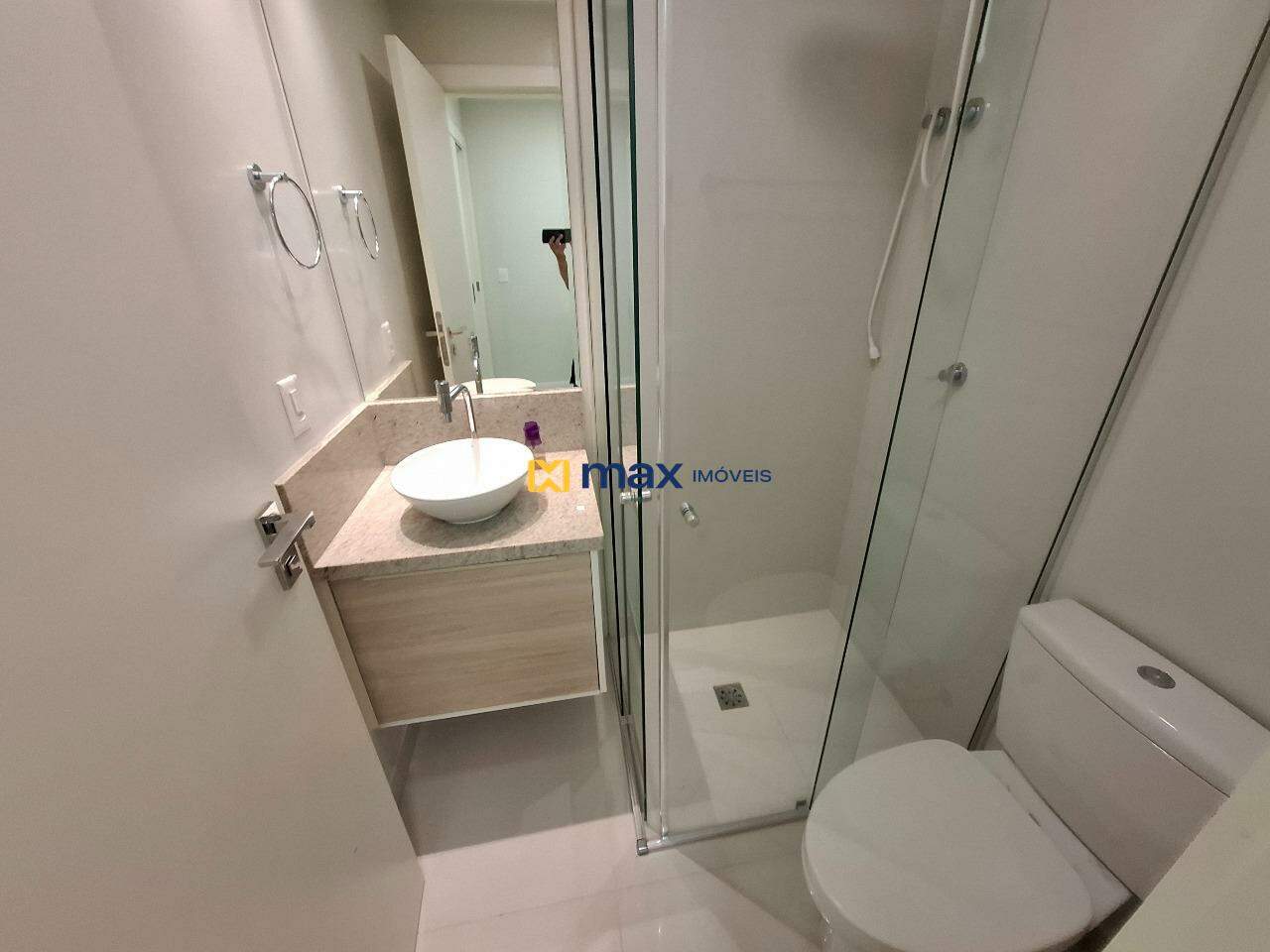 Apartamento para aluguel no Praia Brava: Banheiro Dependência de Empregada