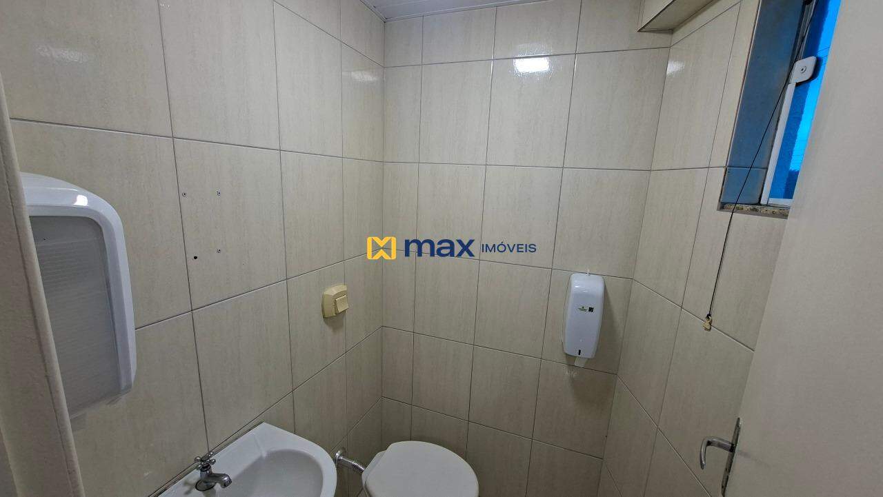 Sala para aluguel no São João: Banheiro Social