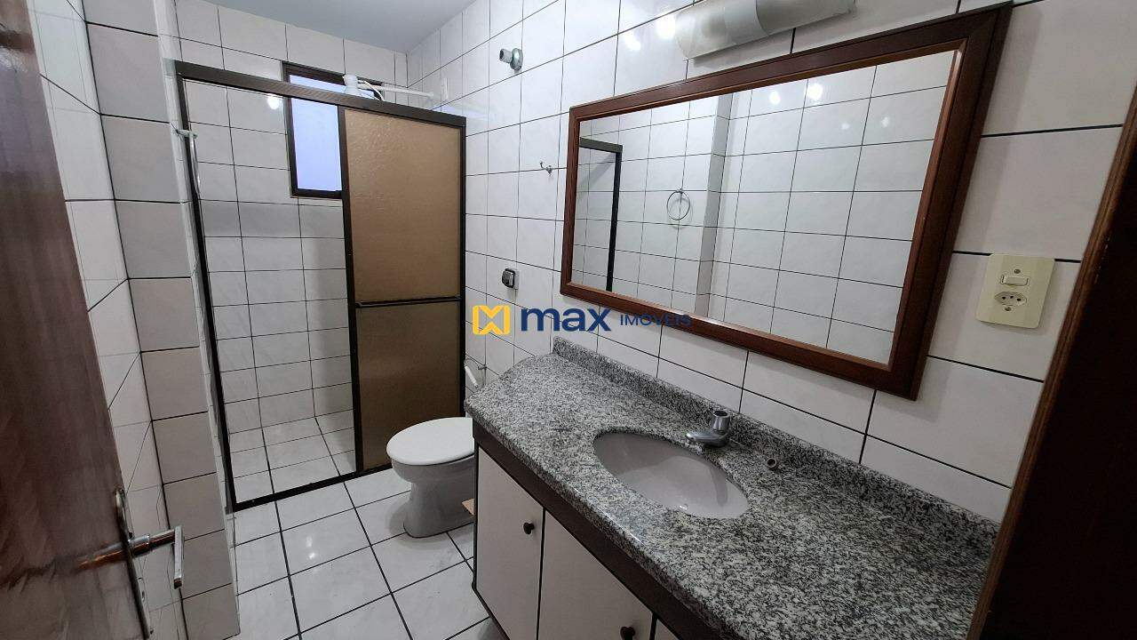 Apartamento para aluguel no Centro: Banheiro Social