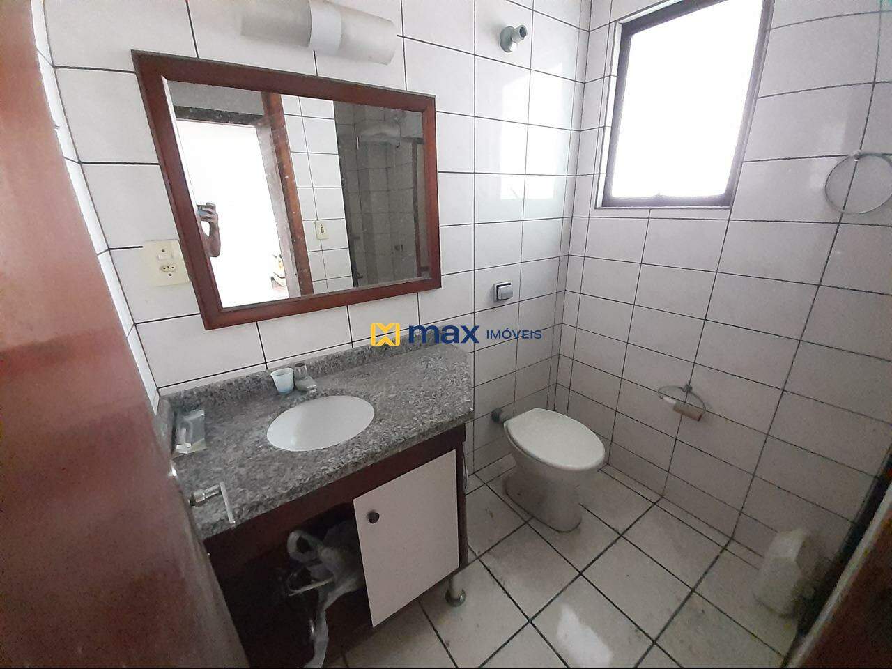 Apartamento para aluguel no Centro: Banheiro Suíte