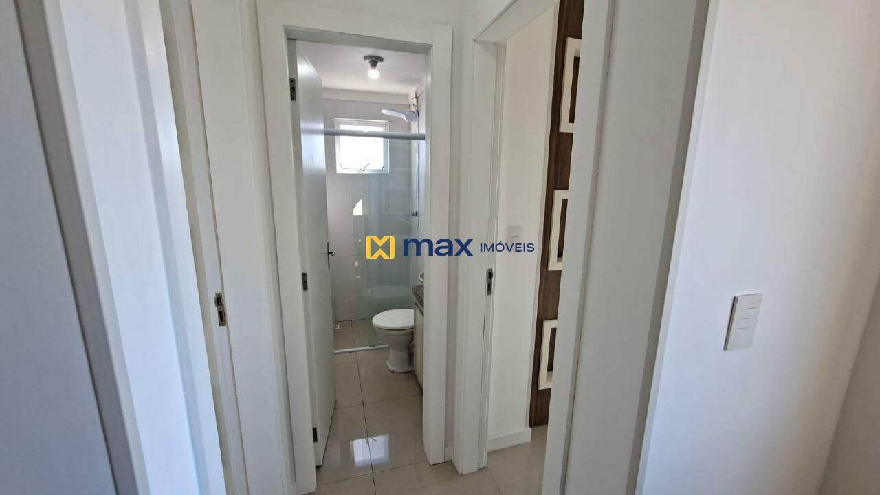 Apartamento para aluguel no Cordeiros: Hall dos Quartos