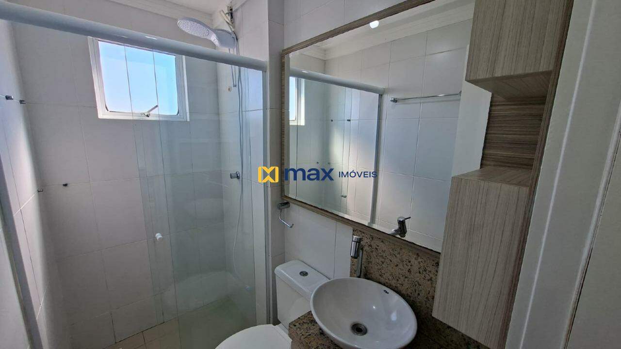 Apartamento para aluguel no Cordeiros: Banheiro Social