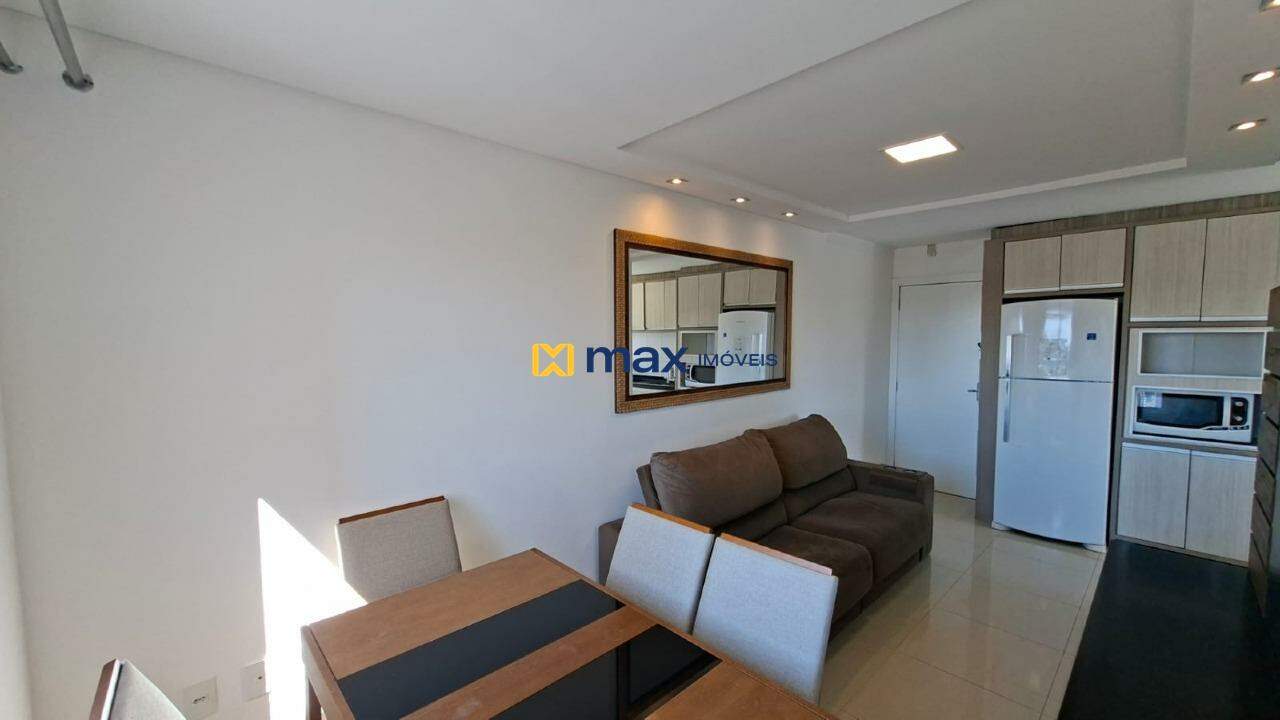 Apartamento para aluguel no Cordeiros: Sala de Estar e Jantar