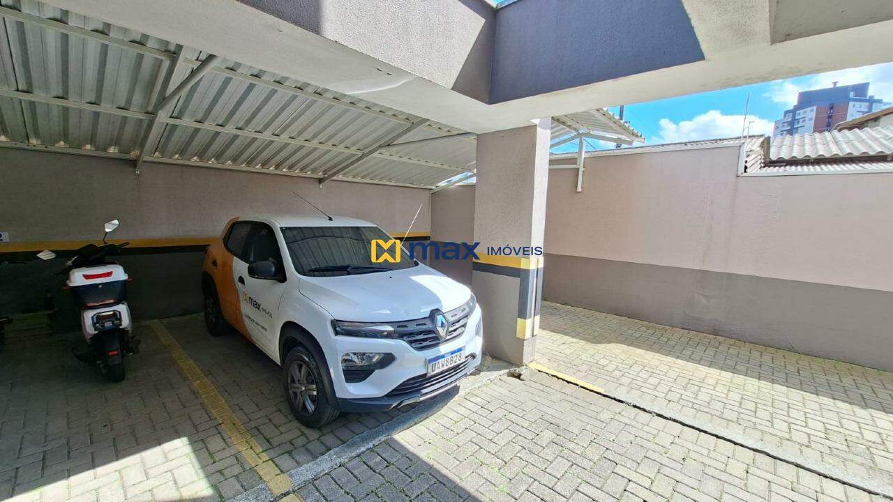 Apartamento para aluguel no Cordeiros: Vaga de Garagem