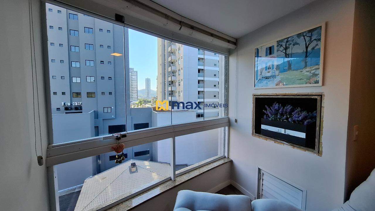 Apartamento para aluguel no Praia Brava: Sacada