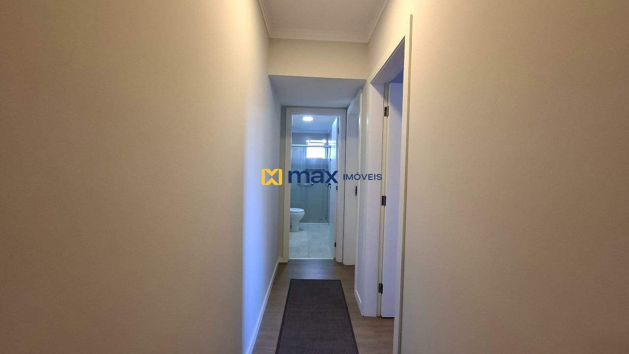 Apartamento para aluguel no Praia Brava: Corredor