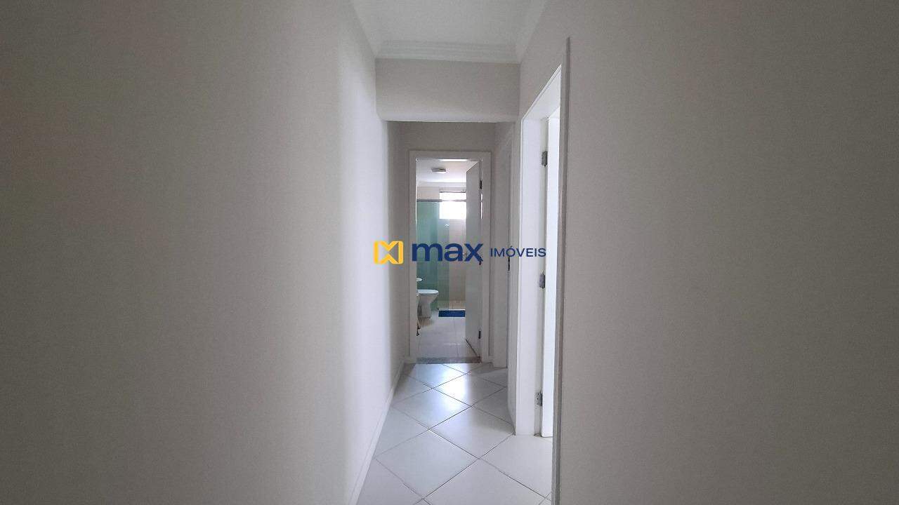 Apartamento para aluguel no Praia Brava: Corredor