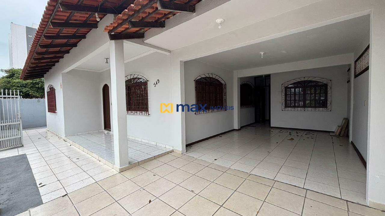 Casa à venda no Nações: