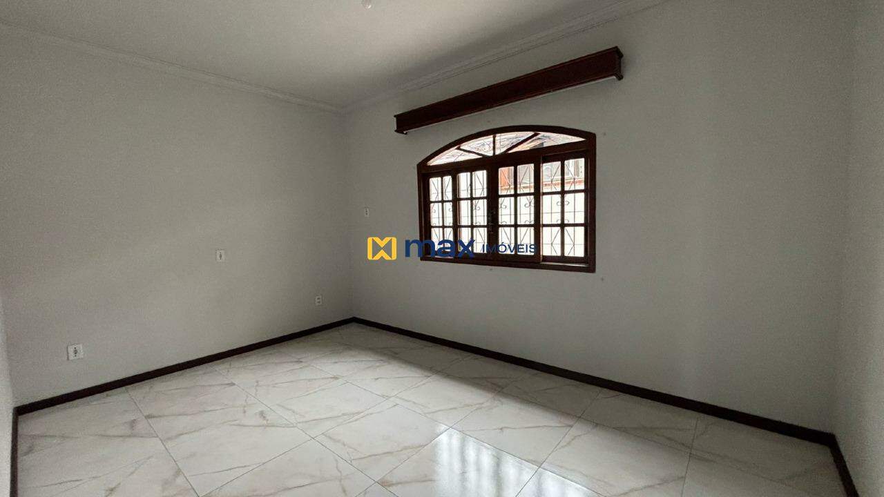Casa à venda no Nações: