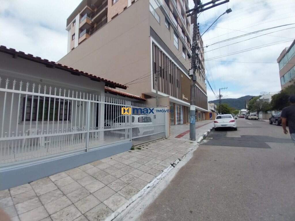 Casa à venda no Nações: