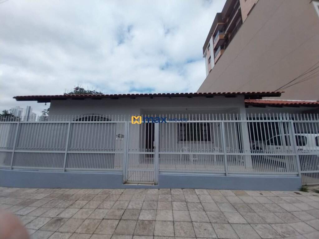 Casa à venda no Nações: