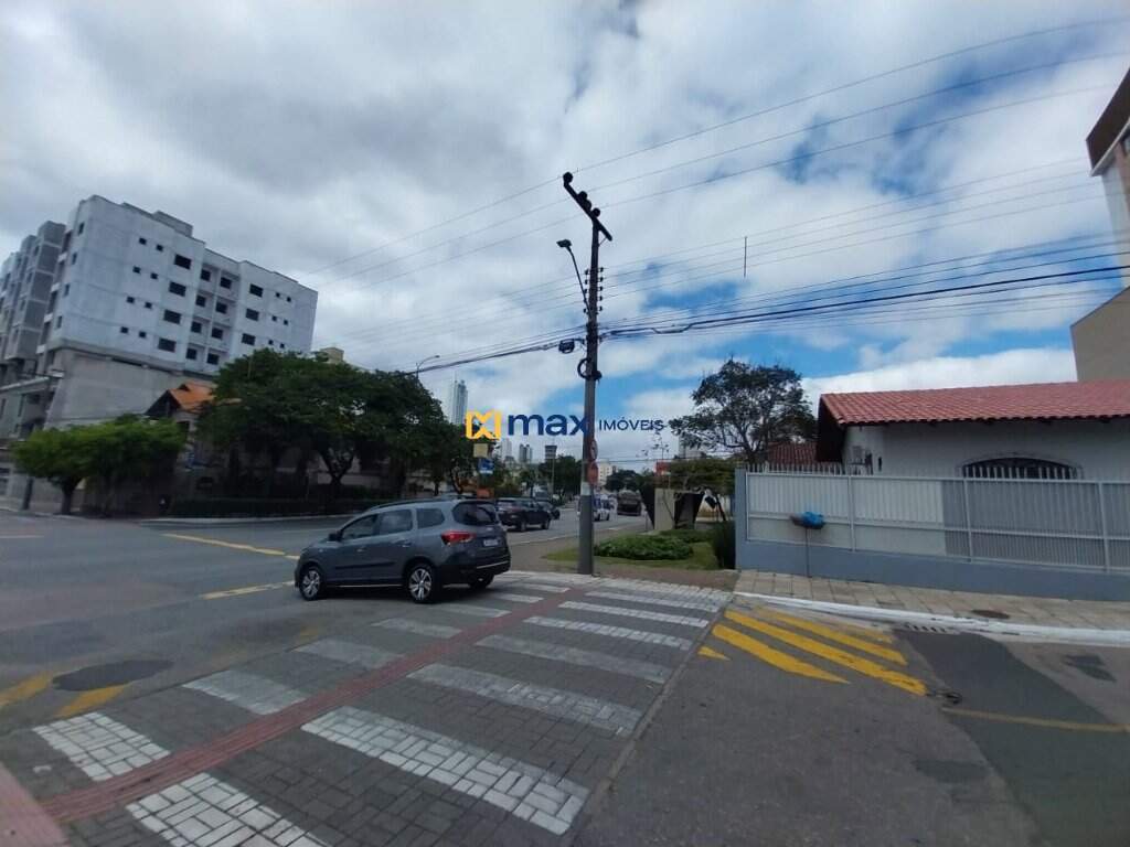Casa à venda no Nações: