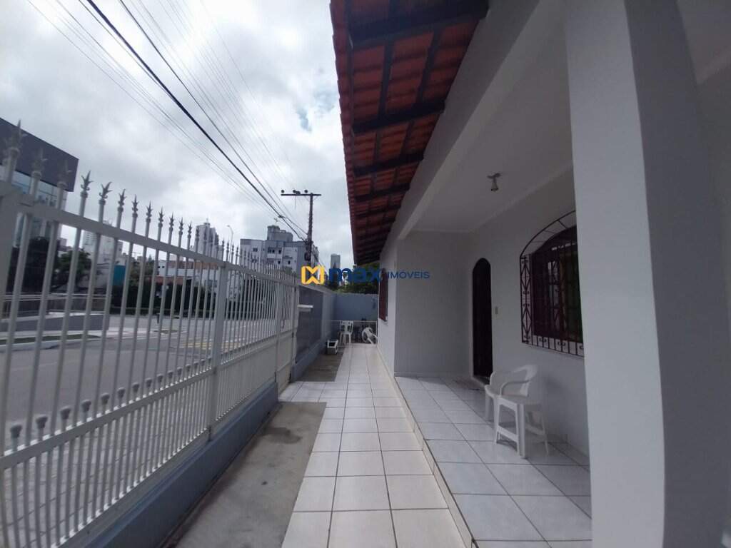 Casa à venda no Nações: 