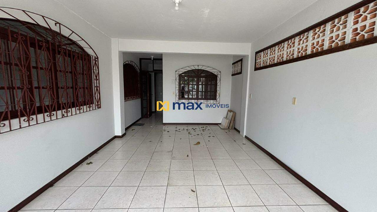 Casa à venda no Nações: