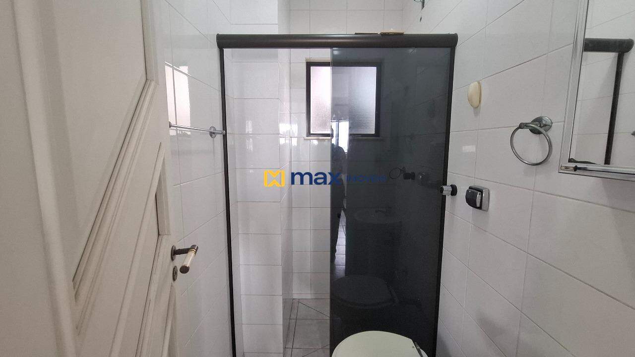 Apartamento à venda no Centro: Banheiro social