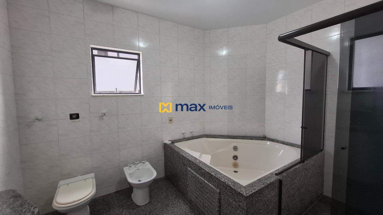 Apartamento à venda no Centro: Banheiro Suíte 1