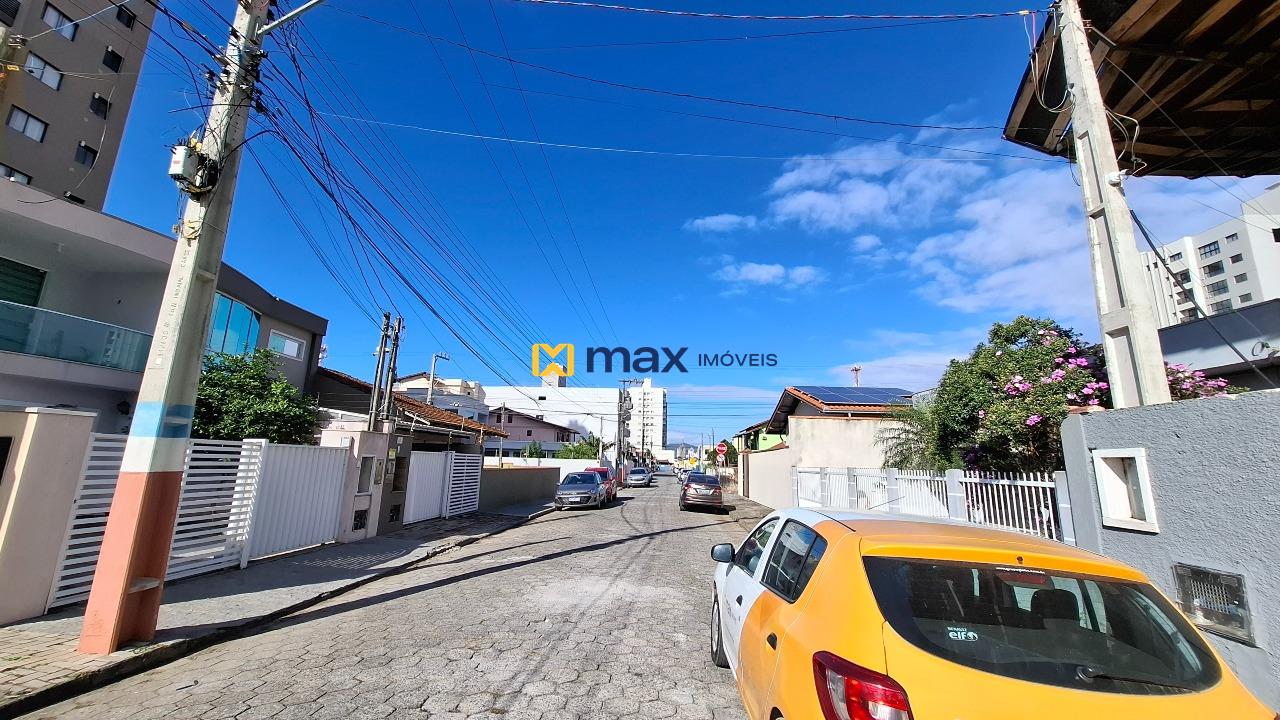 Casa à venda no Centro: Rua 