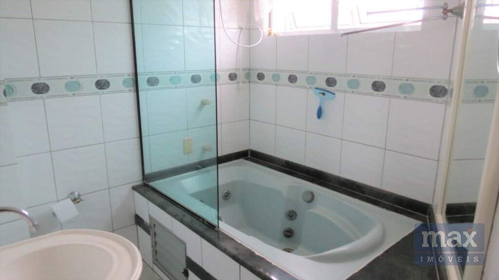Apartamento à venda no Centro: Banheiro suíte principal