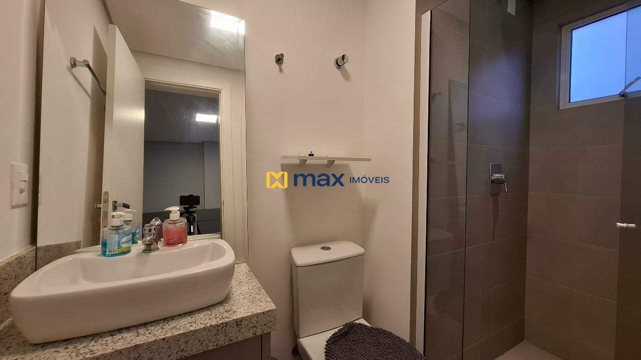 Apartamento à venda no Fazenda: Banheiro suíte