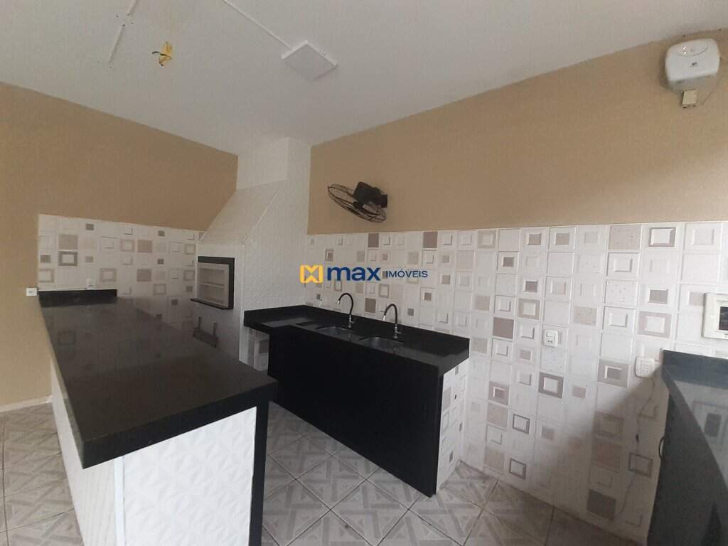 Casa à venda no Dom Bosco: Espaço para festas com churrasqueira