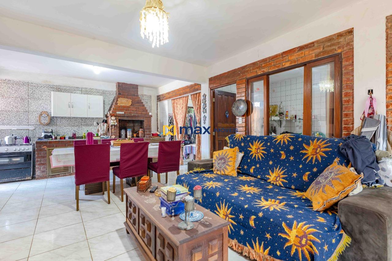 Casa à venda no Fazenda: Living integrado - Apartamento fundos