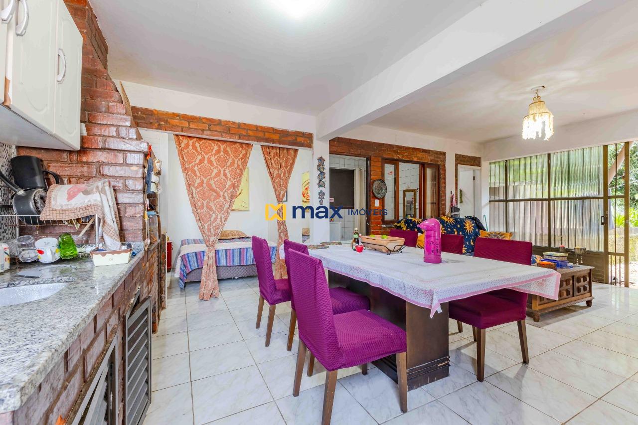 Casa à venda no Fazenda: Living integrado - Apartamento fundos