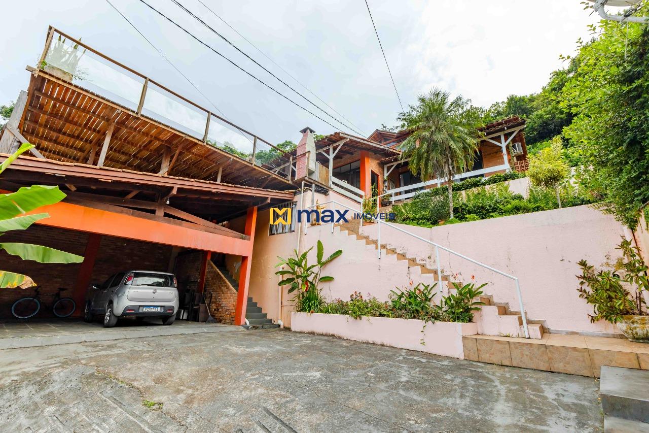 Casa à venda no Fazenda: Entrada/garagens