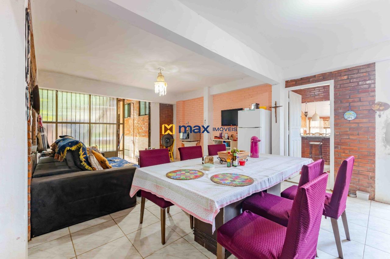 Casa à venda no Fazenda: Living integrado - Apartamento fundos