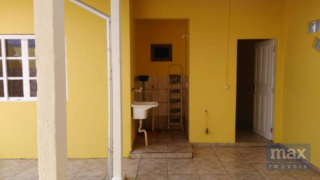 Casa para aluguel no Dom Bosco: área de serviço