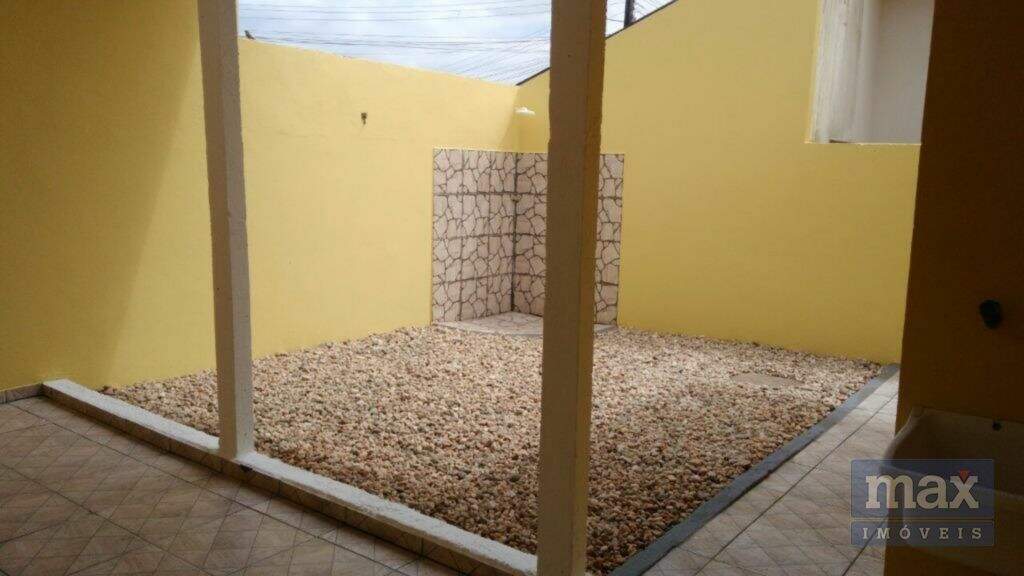 Casa para aluguel no Dom Bosco: Jardim