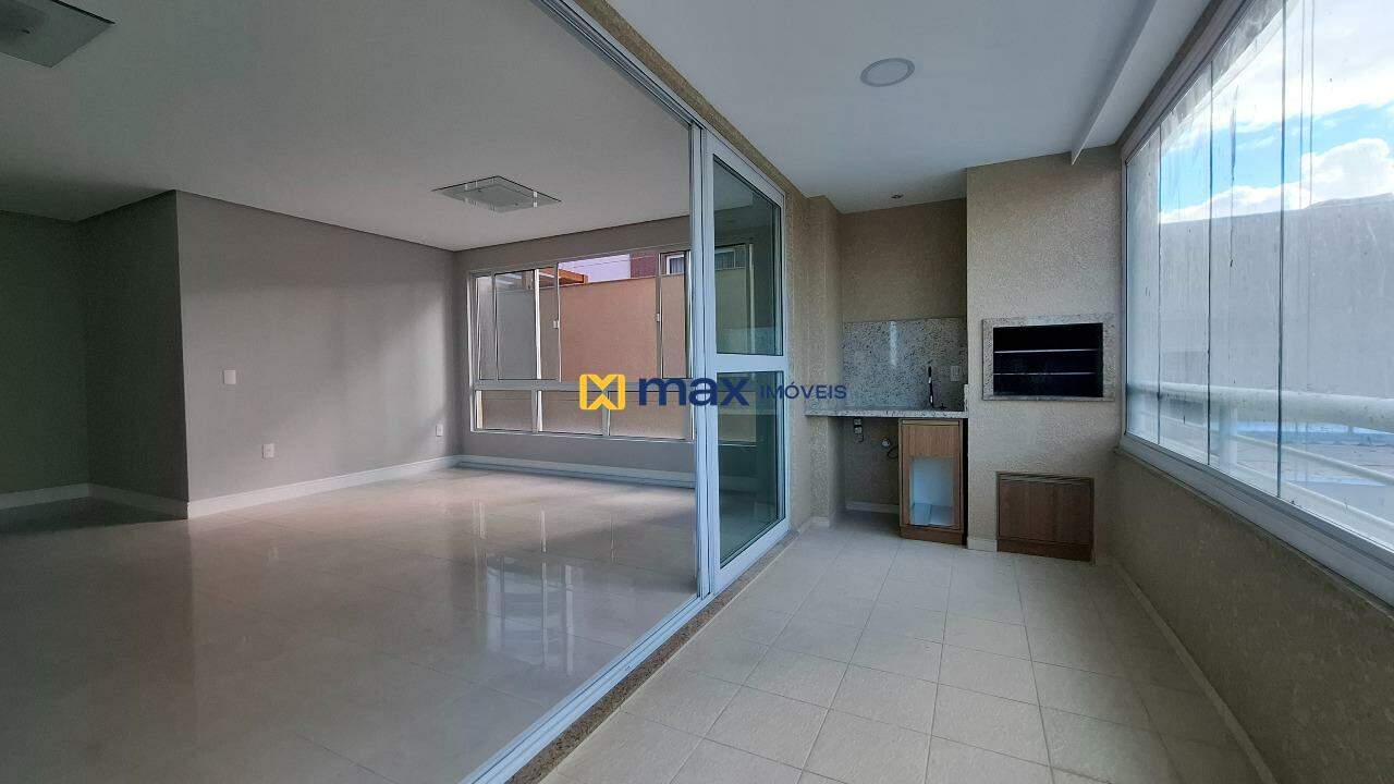 Apartamento à venda no Centro: Sacada com churrasqueira