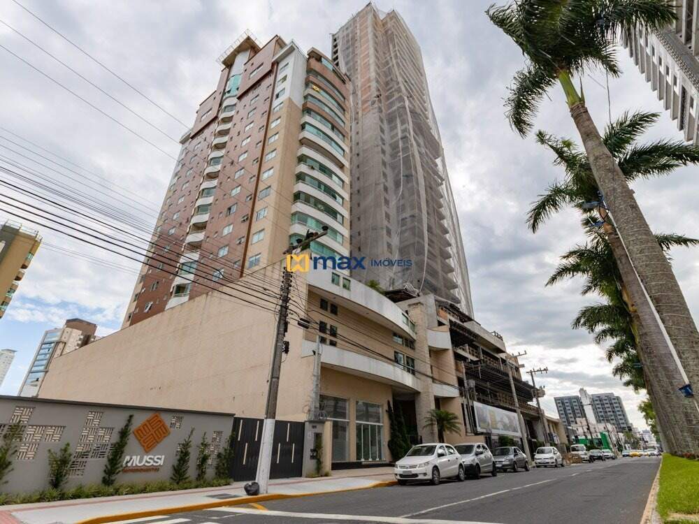 Apartamento à venda no Centro: Fachada