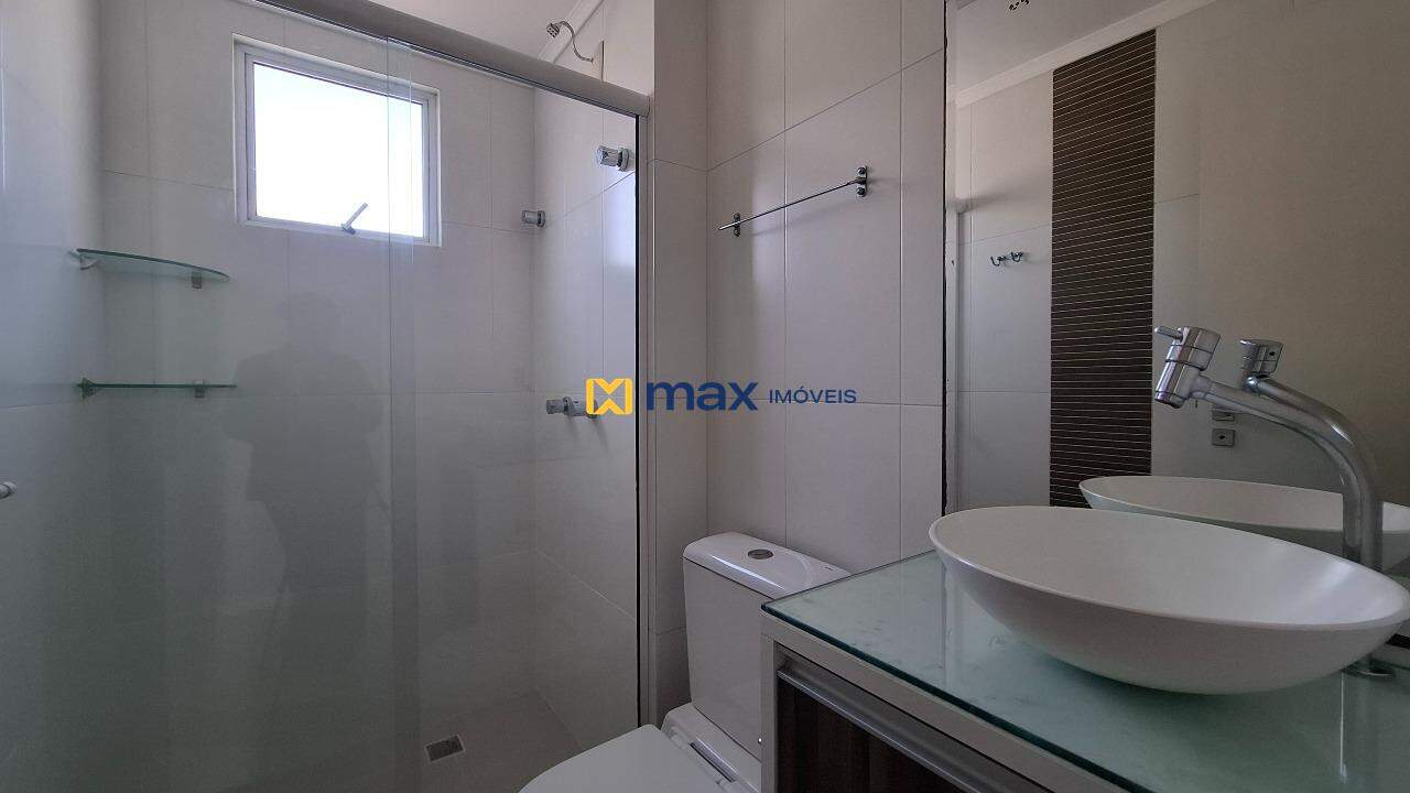 Apartamento à venda no Centro: Banheiro social