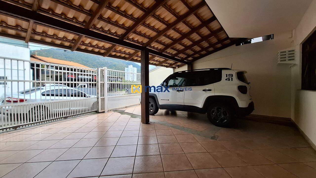 Casa à venda no Fazendinha: Área externa