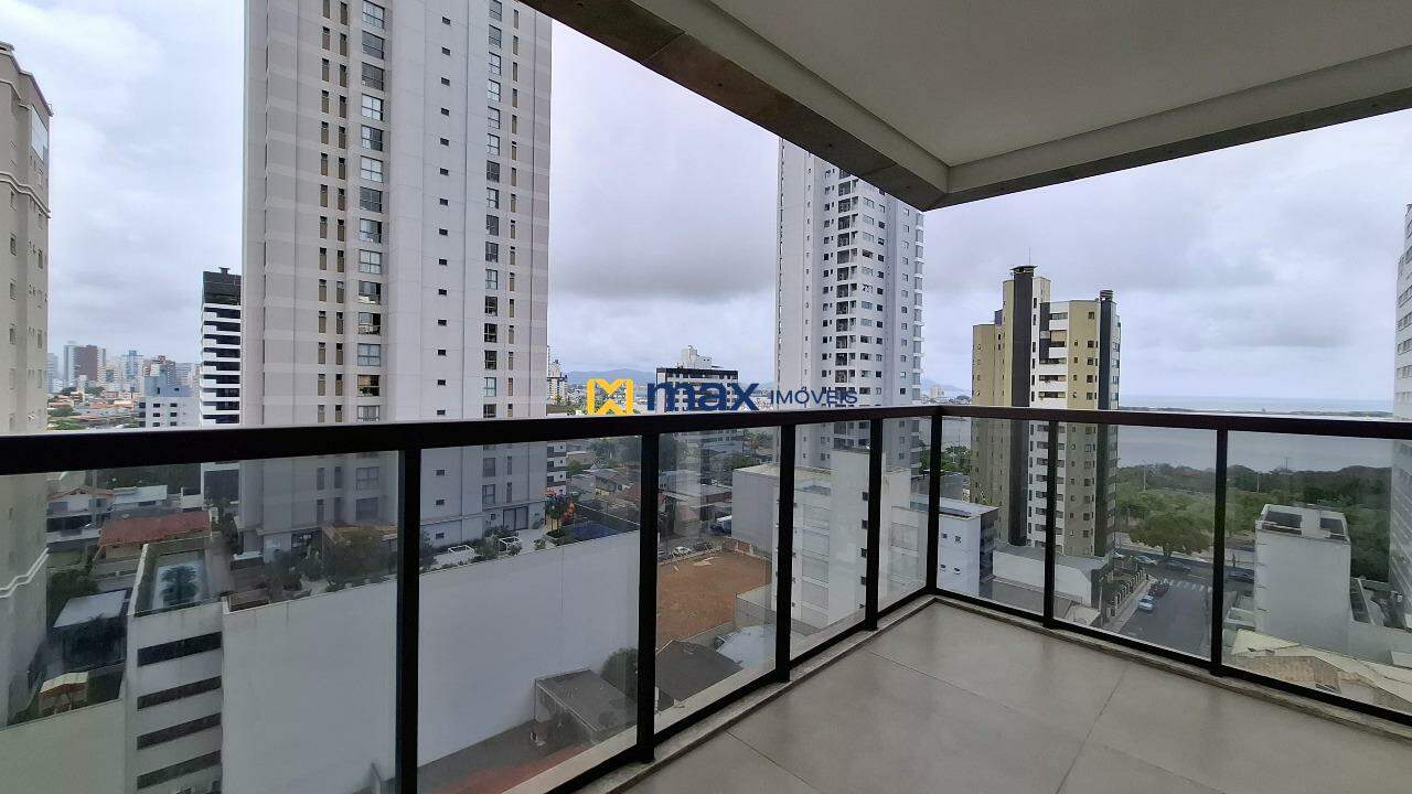 Apartamento à venda no Fazenda: Sacada com churrasqueira