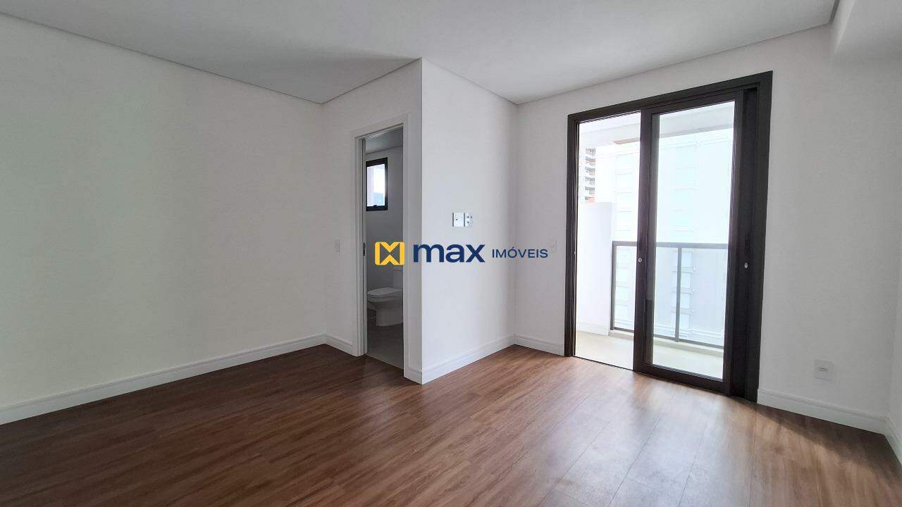 Apartamento à venda no Fazenda: Suíte 1