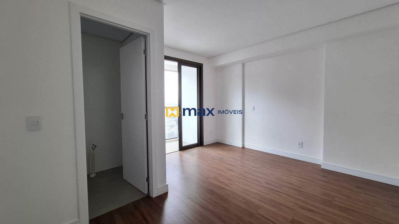 Apartamento à venda no Fazenda: Suíte 1