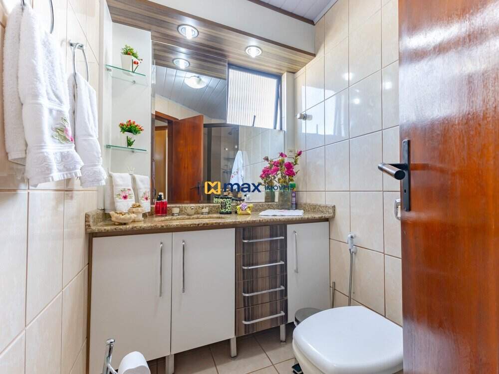 Apartamento à venda no Centro: Banheiro social