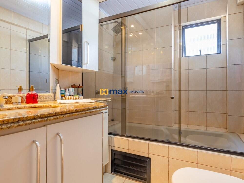 Apartamento à venda no Centro: Banheiro suíte