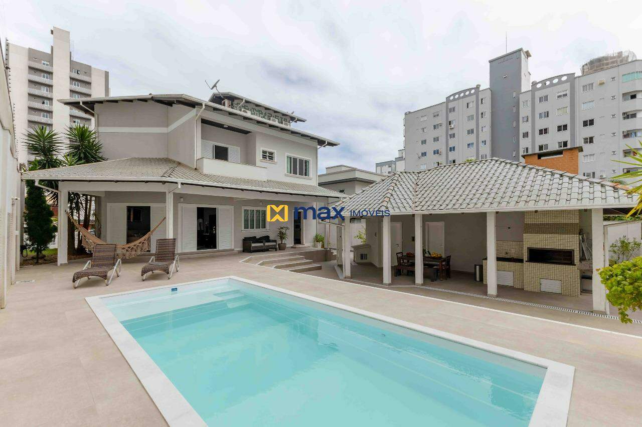 Casa à venda no Vila Operária: Piscina