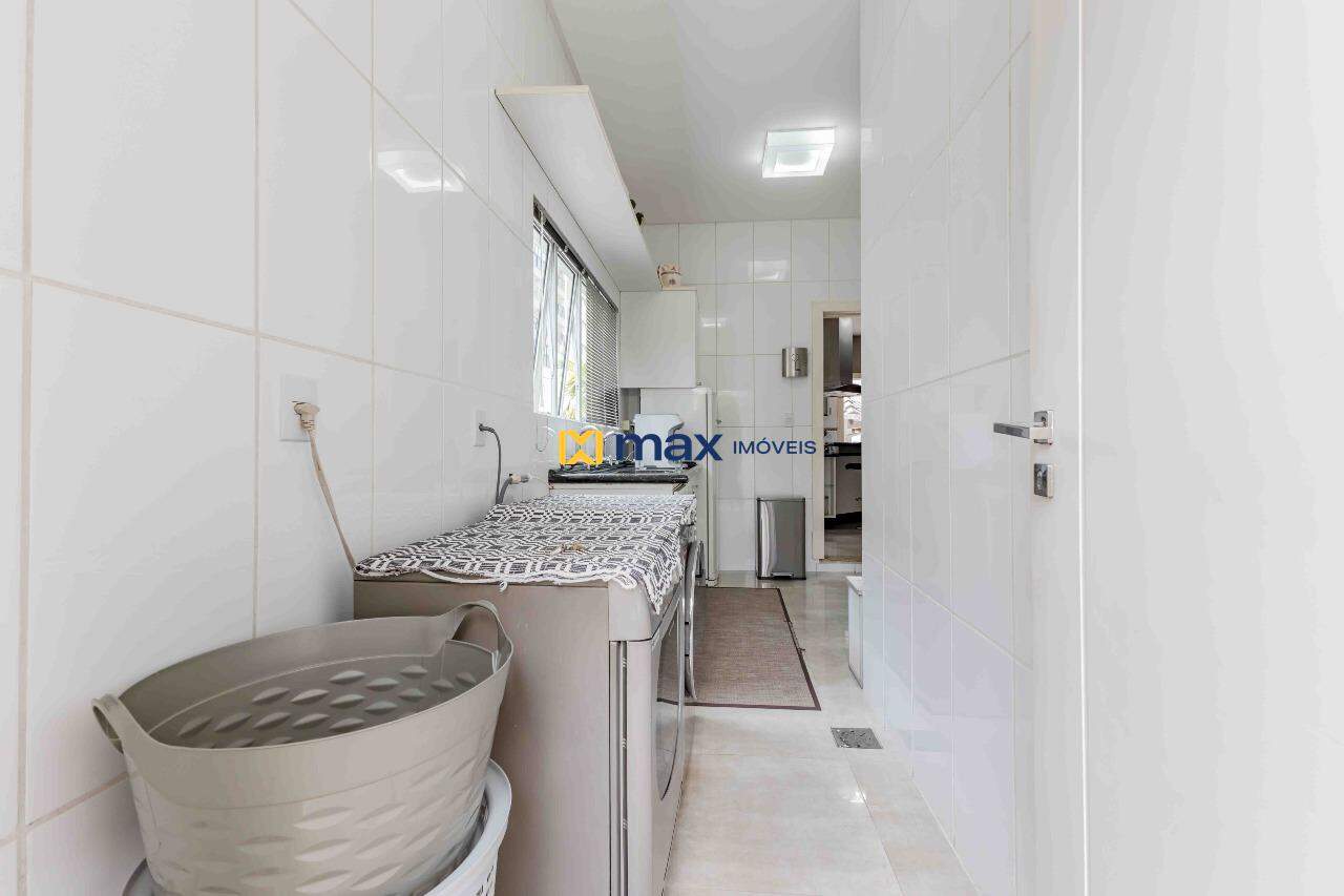 Casa à venda no Vila Operária: Lavanderia