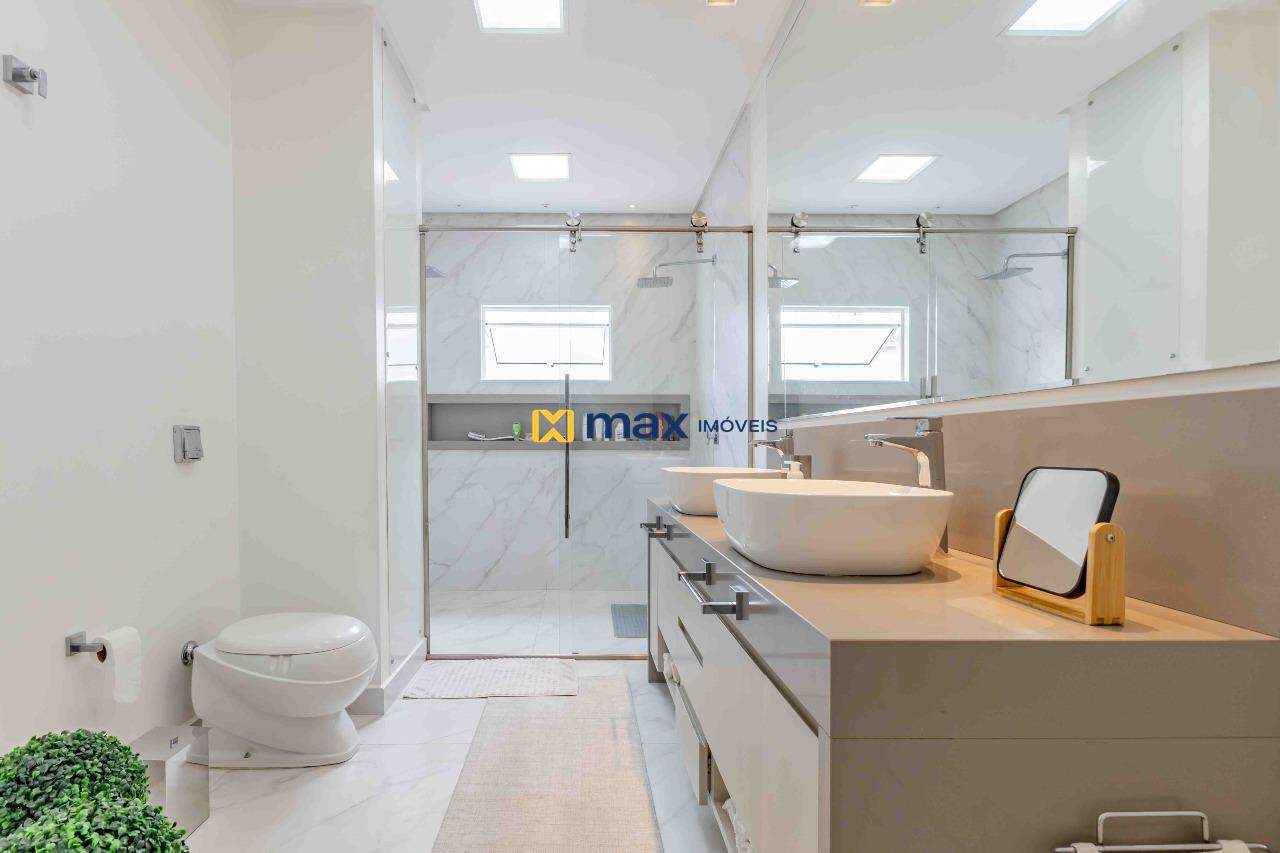 Casa à venda no Vila Operária: Banheiro suíte 1