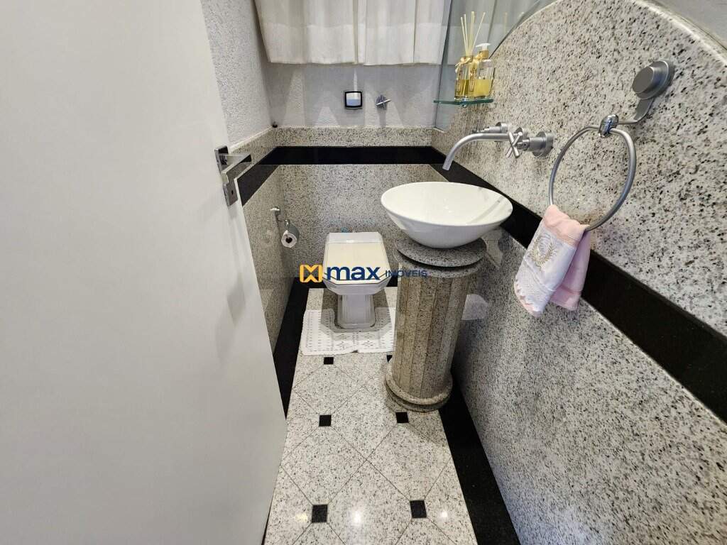 Apartamento à venda no Centro: Lavabo