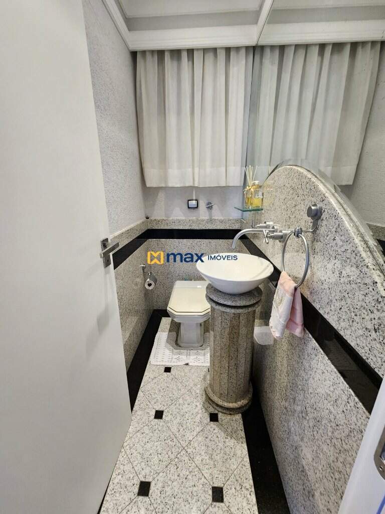 Apartamento à venda no Centro: Lavabo