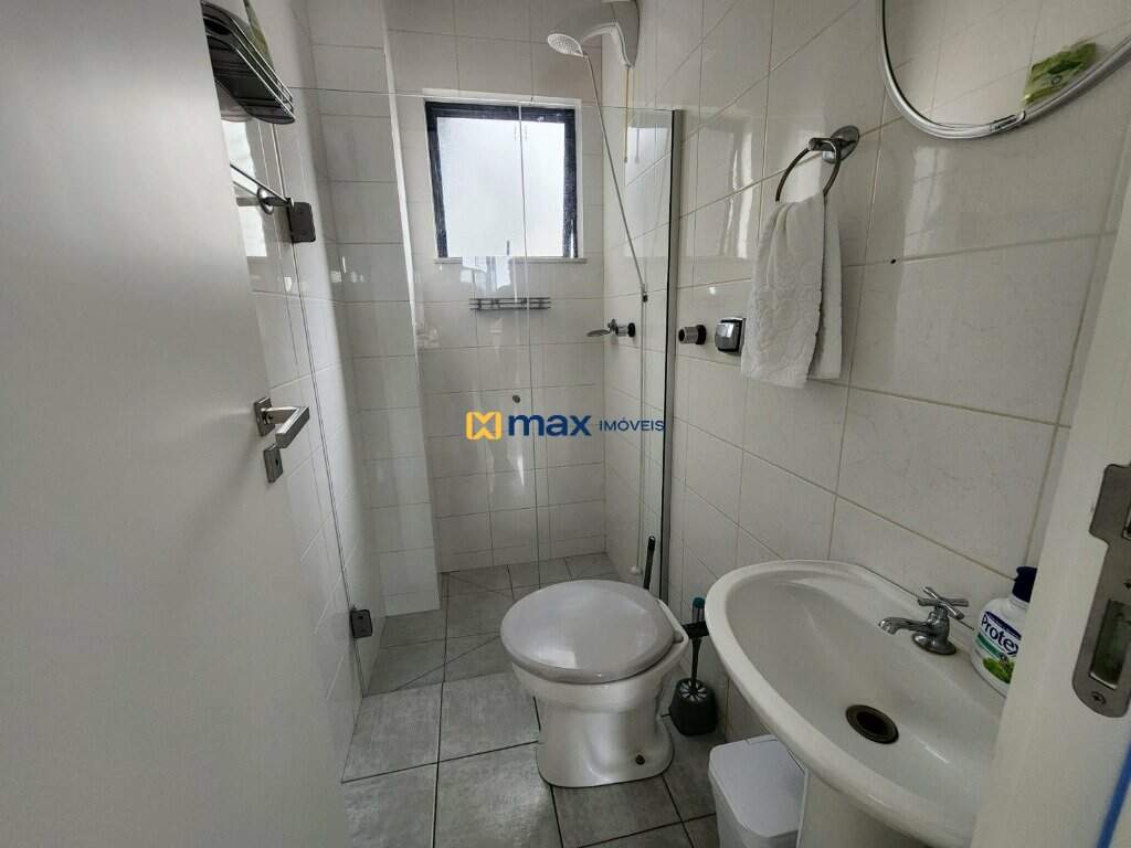 Apartamento à venda no Centro: Banheiro social