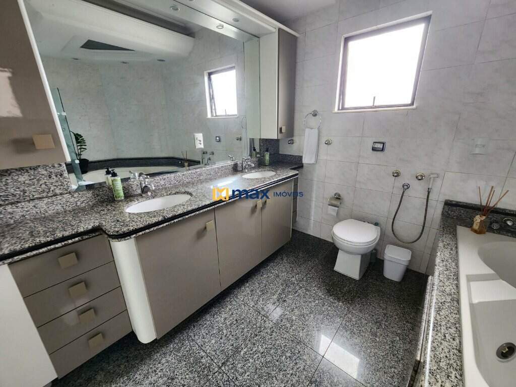 Apartamento à venda no Centro: Banheiro suíte master