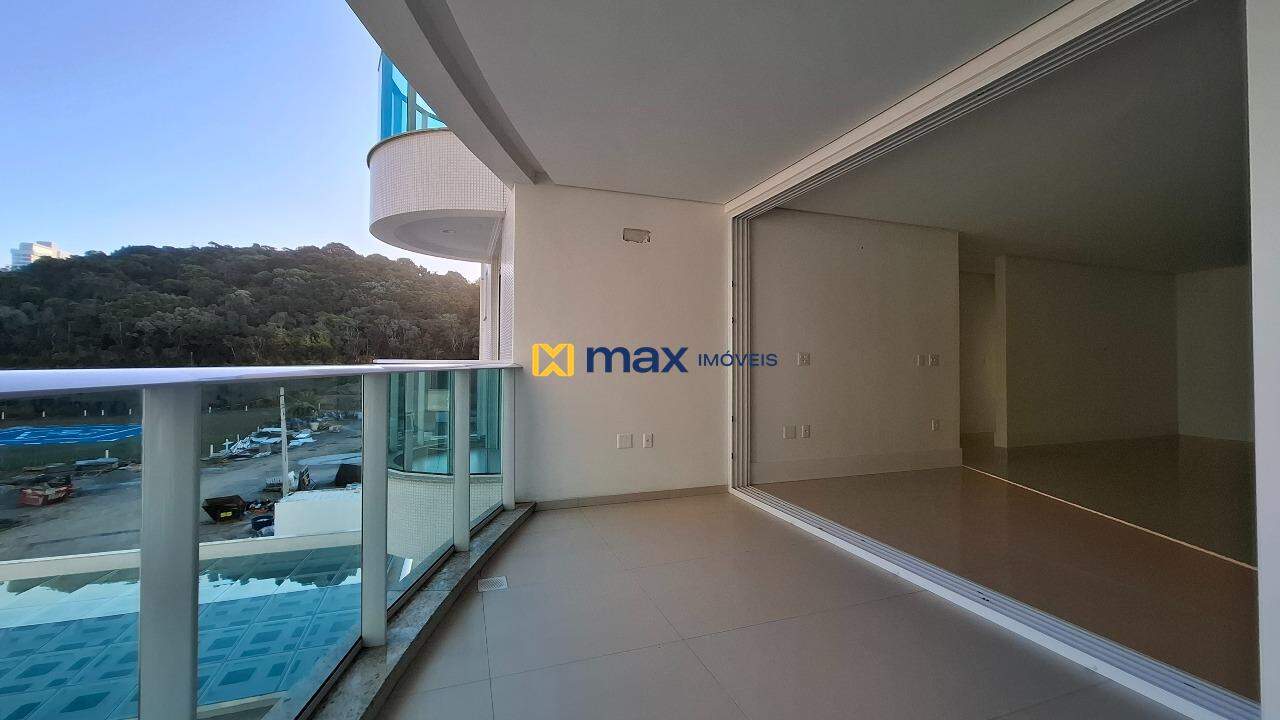 Apartamento à venda no Praia Brava: Sacada com churrasqueira